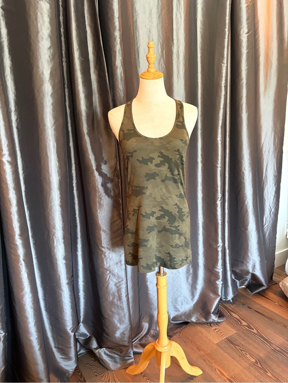 Lululemon Women’s Camo Scoop Neck Tank Top - Olive Green